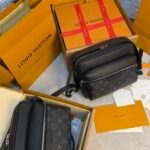 LOUIS VUITTON - SACS MESSENGER OUTDOOR