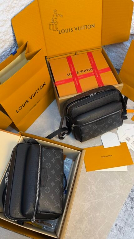 LOUIS VUITTON - SACS MESSENGER OUTDOOR