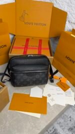 LOUIS VUITTON - SACS MESSENGER OUTDOOR - Image 4