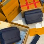 LOUIS VUITTON - SAC FASTLINE MESSENGER BLUE