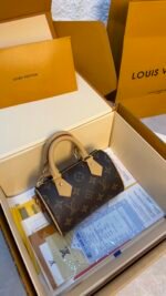 LOUIS VUITTON - SAC NANOSPEEDY - Image 2