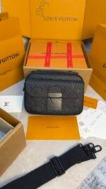 LOUIS VUITTON - SAC MESSENGER S LOCK - Image 2