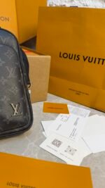 LOUIS VUITTON - SAC AVENUE SLINGBAG PM - Image 3