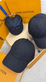 LOUIS VUITTON Monogram - Noir