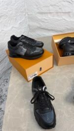 LOUIS VUTITON RUN AWAY - Image 2