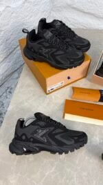 LOUIS VUITTON - TACTIC - Image 3