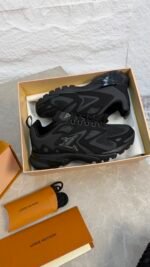 LOUIS VUITTON - TACTIC - Image 2