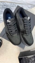 NIKE Travis Scott x Air Jordan 1 Low - Black Phantom - Image 3
