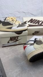 NIKE Travis Scott x Air Jordan 1 Low - OG Reverse Mocha - Image 3
