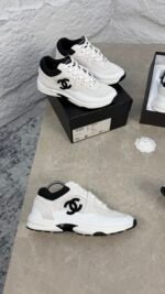 CHANEL MESH SUEDE - WHITE - Image 2