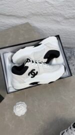 CHANEL MESH SUEDE - WHITE - Image 3