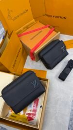 LOUIS VUITTON - FASTLINE BLACK