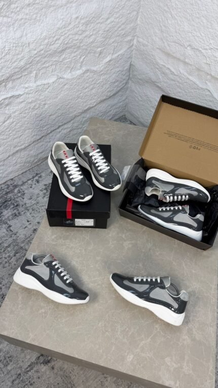 PRADA AMERICA’S CUP - GRIS SOURIS