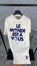 LV - LE MONDE EST À VOUS - Image 3