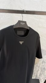 PRADA - PLAQUE BLACK